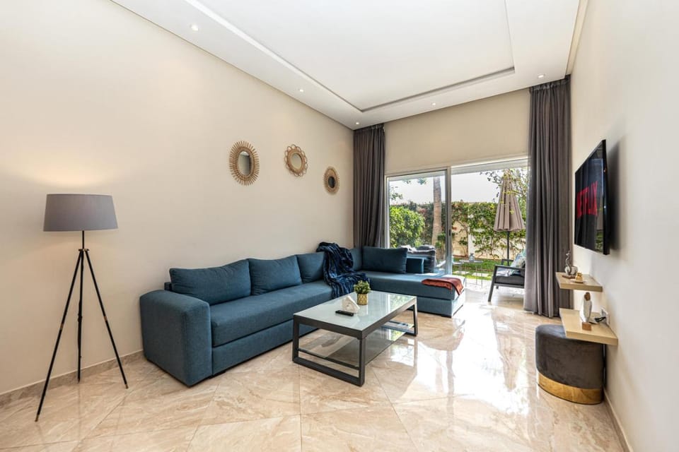 Communal lounge/ TV room, TV and multimedia, Living room, Seating area, Evening entertainment
