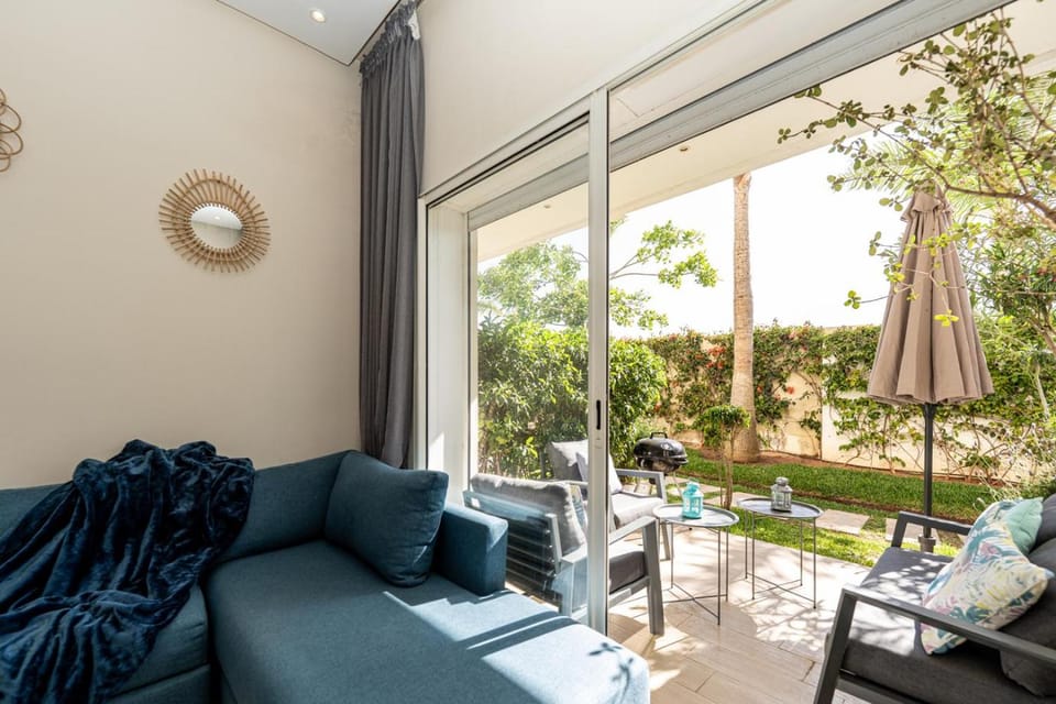 Patio, Garden, View (from property/room), Balcony/Terrace, Living room, Seating area, Dining area, Garden view