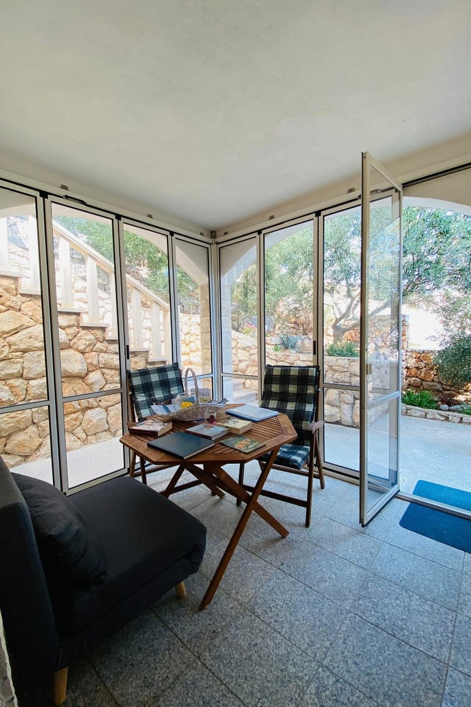 Location, children, Family