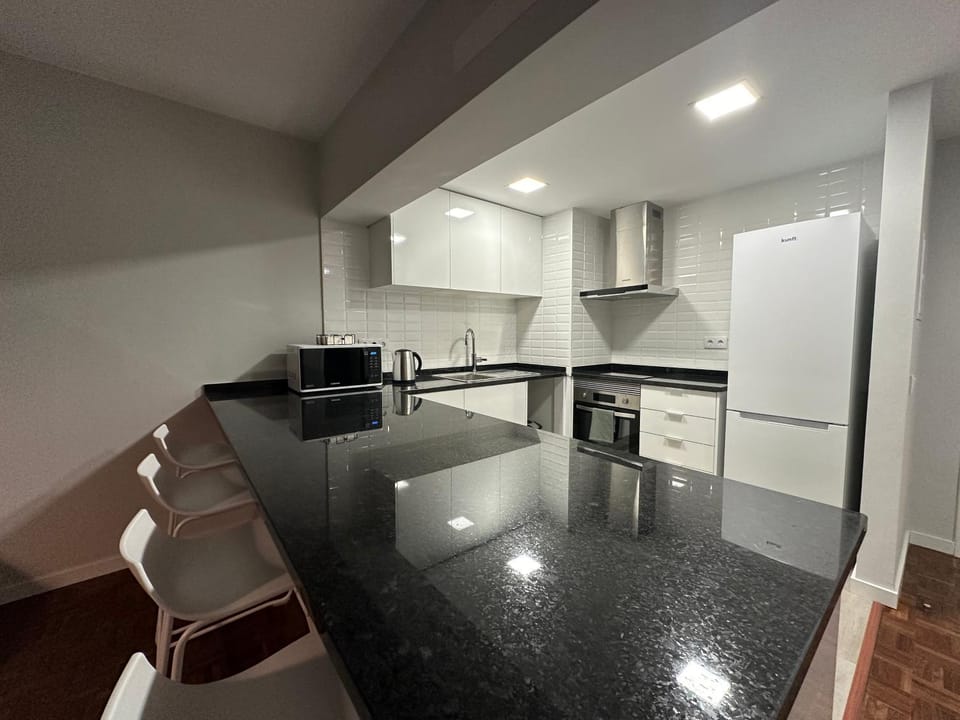 Kitchen or kitchenette, Dining area, oven, stove
