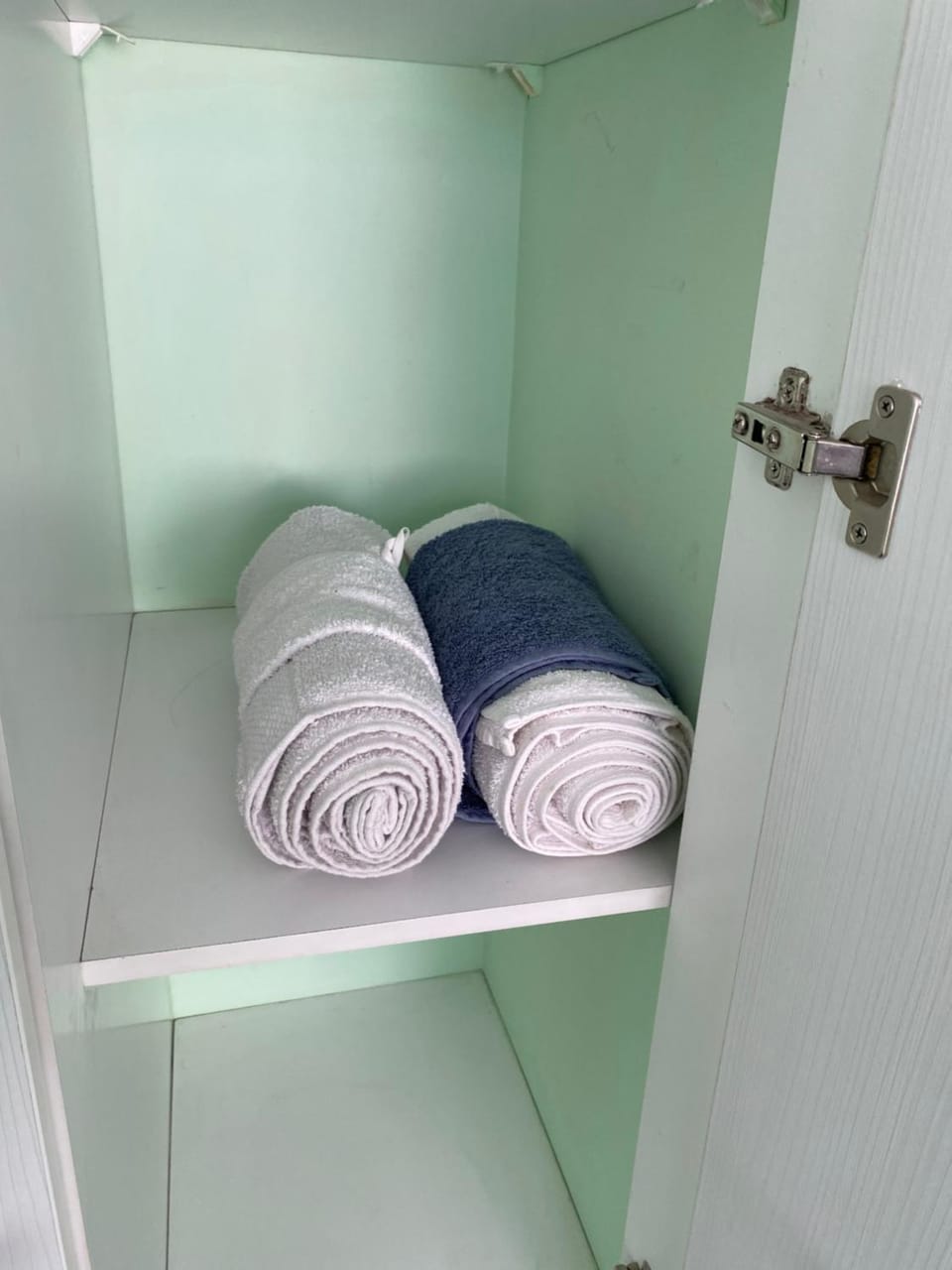 towels, wardrobe