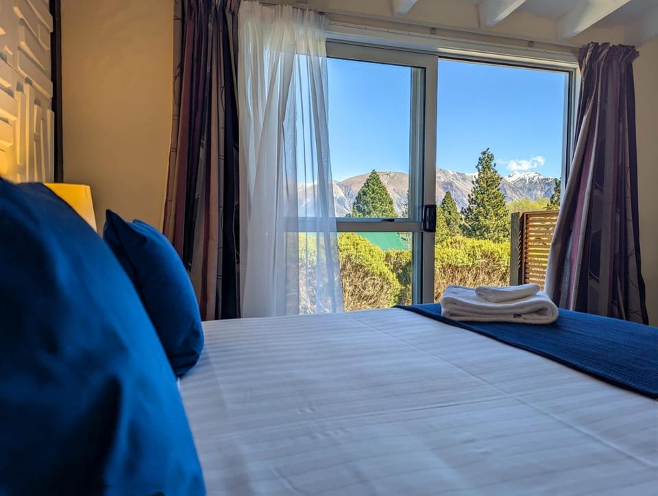 Mt Potts Lodge Motel in Canterbury