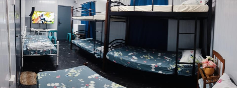 6 Guest - Unit 5 Studio type with balcony Bed and Breakfast in Santa Rosa