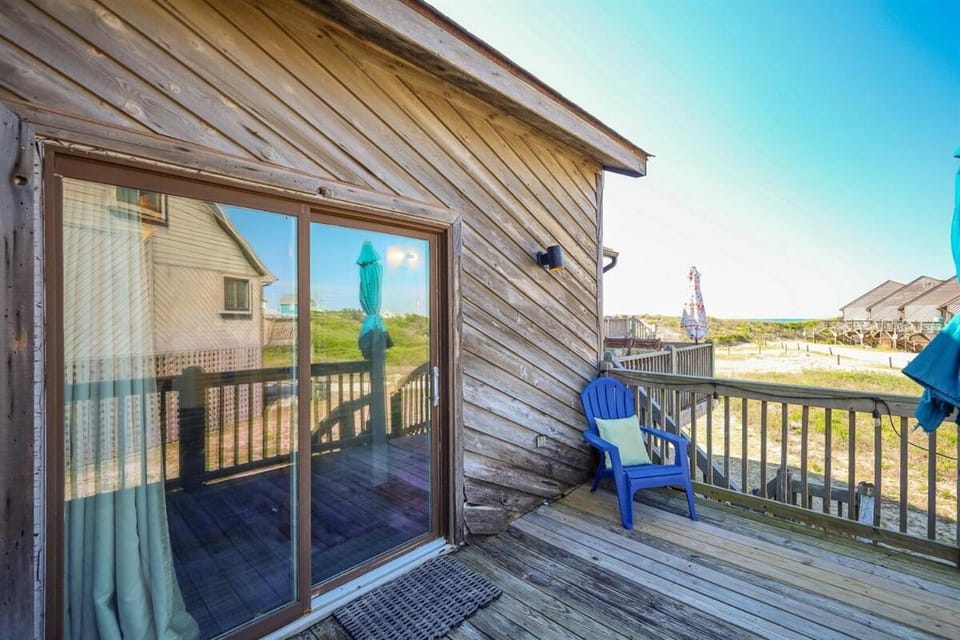 Paradise between ocean and sound -A Writers Reef Apartment in North Topsail Beach
