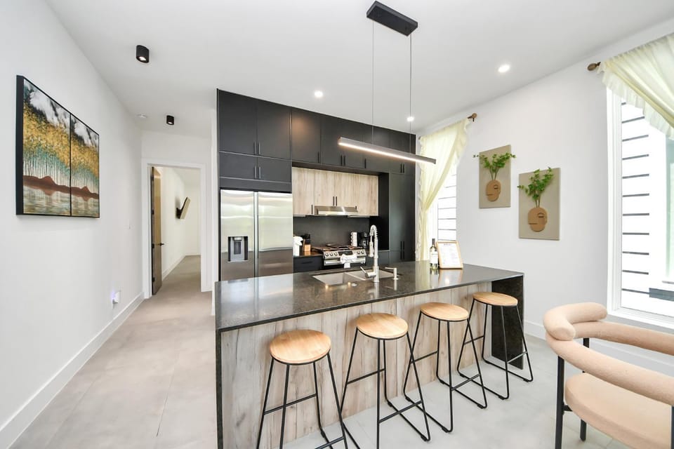 DHaus- Sleek Loft Style 3BR House in Harris County