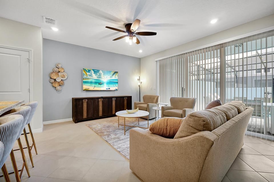 Indulge in Luxury Secret Hideaway in Clermont House in Four Corners