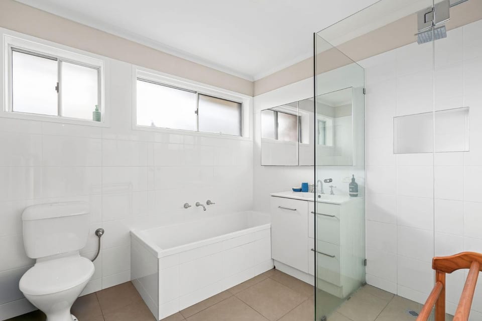 Shower, Toilet, Bathroom, Bath