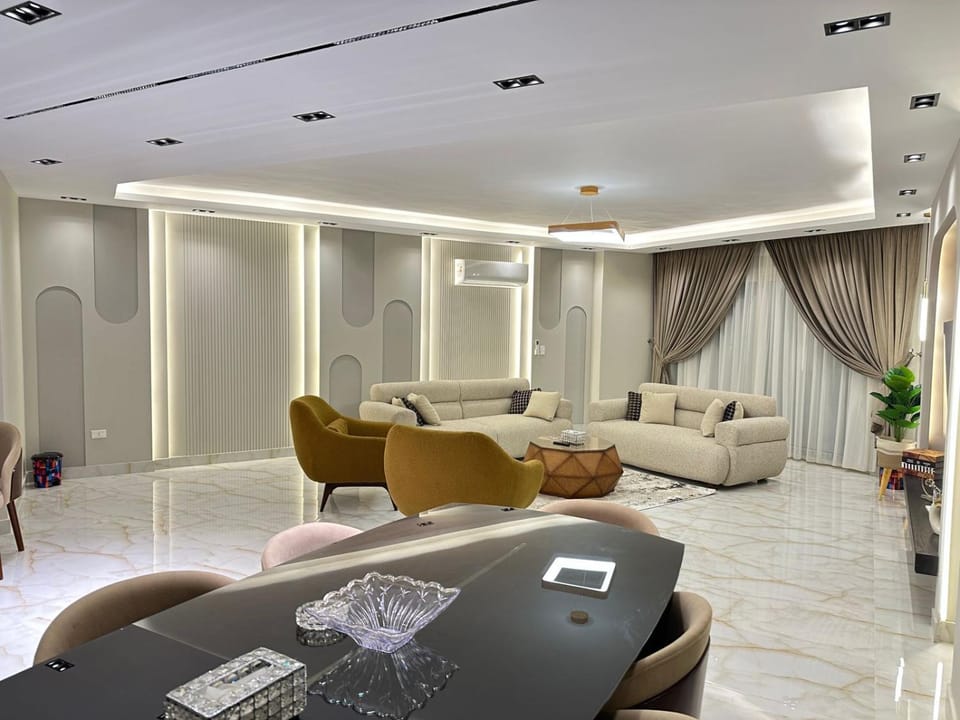 شقه فندقيه المهندسين الدقى مسجد الصحابه Apartment in Egypt