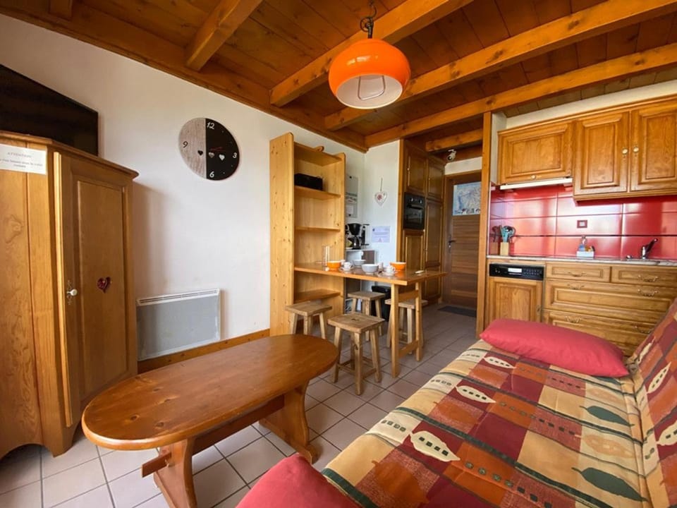 Studio cosy 4 personnes à 100m des pistes - FR-1-733-166 Apartment in Notre-Dame-de-Bellecombe