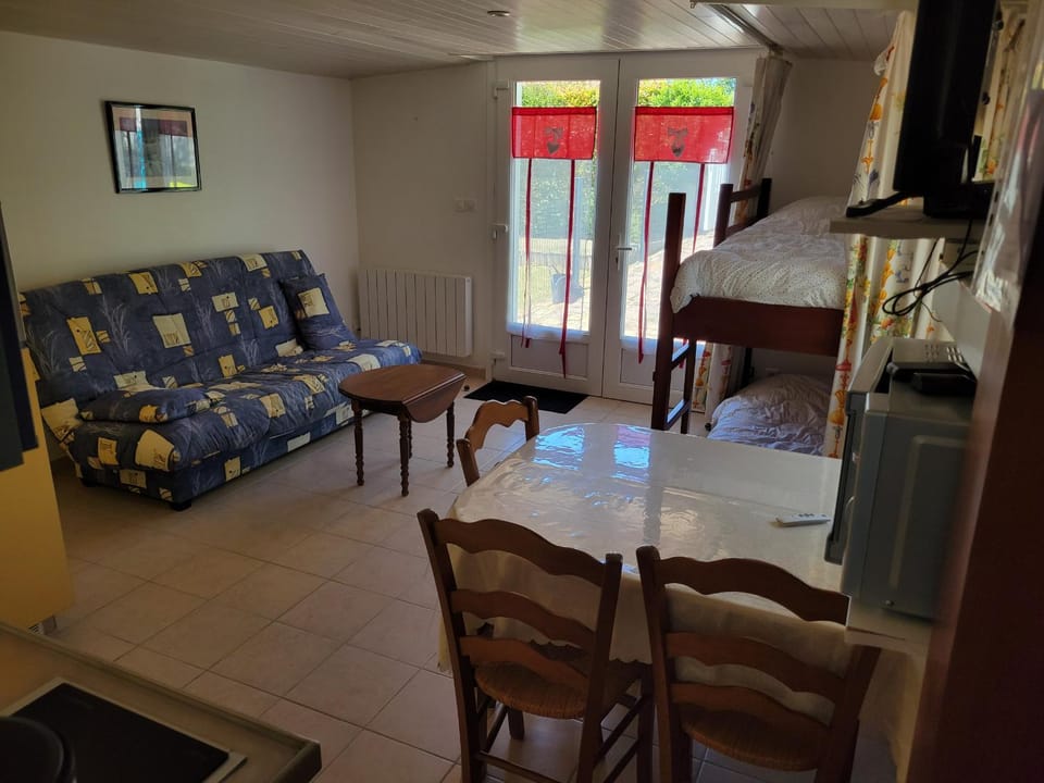 Maisonnette à Barbâtre près plage, 4 pers., terrasse, parking - FR-1-823-156 House in Pays de la Loire