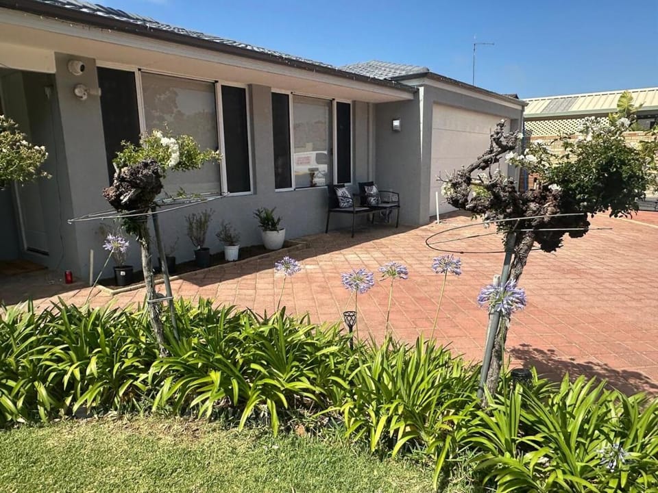 Property building, Garden view