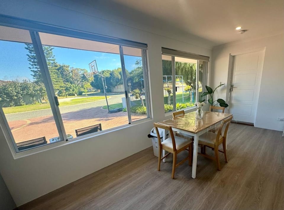 Dining area, Garden view