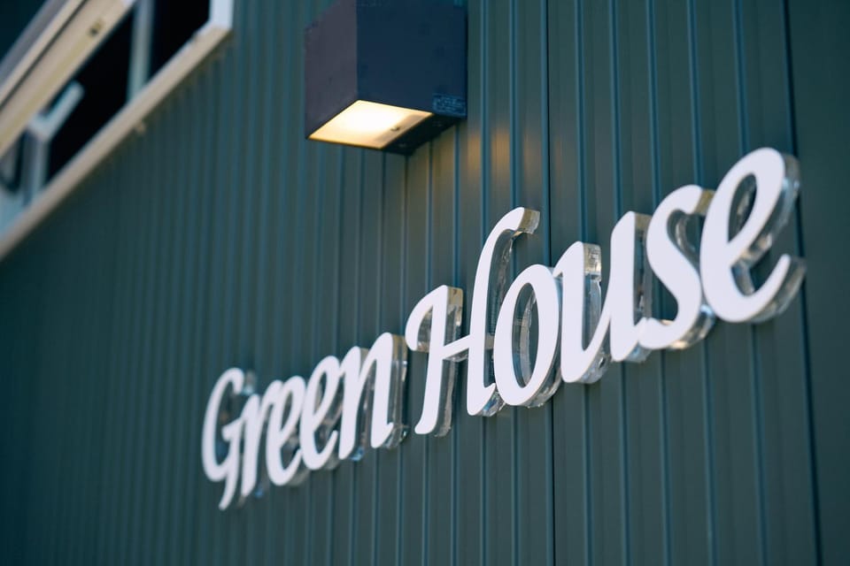 天然温泉付別荘Green House House in Japan
