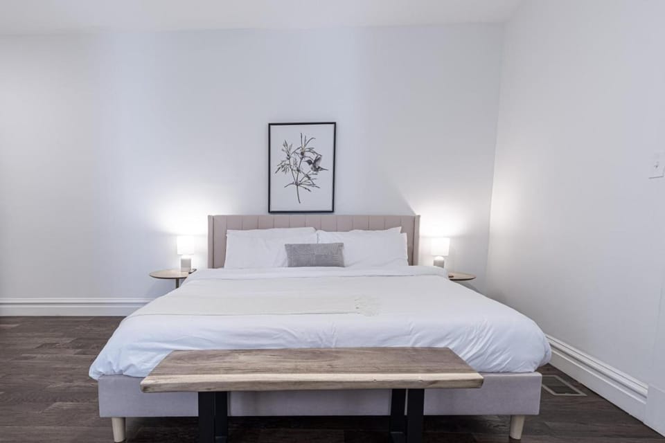 St. Louis Family Retreat w/ Crib, Pets & Parking House in Saint Louis