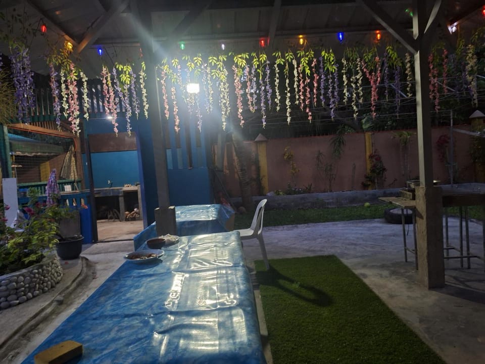 BBQ facilities, Dining area