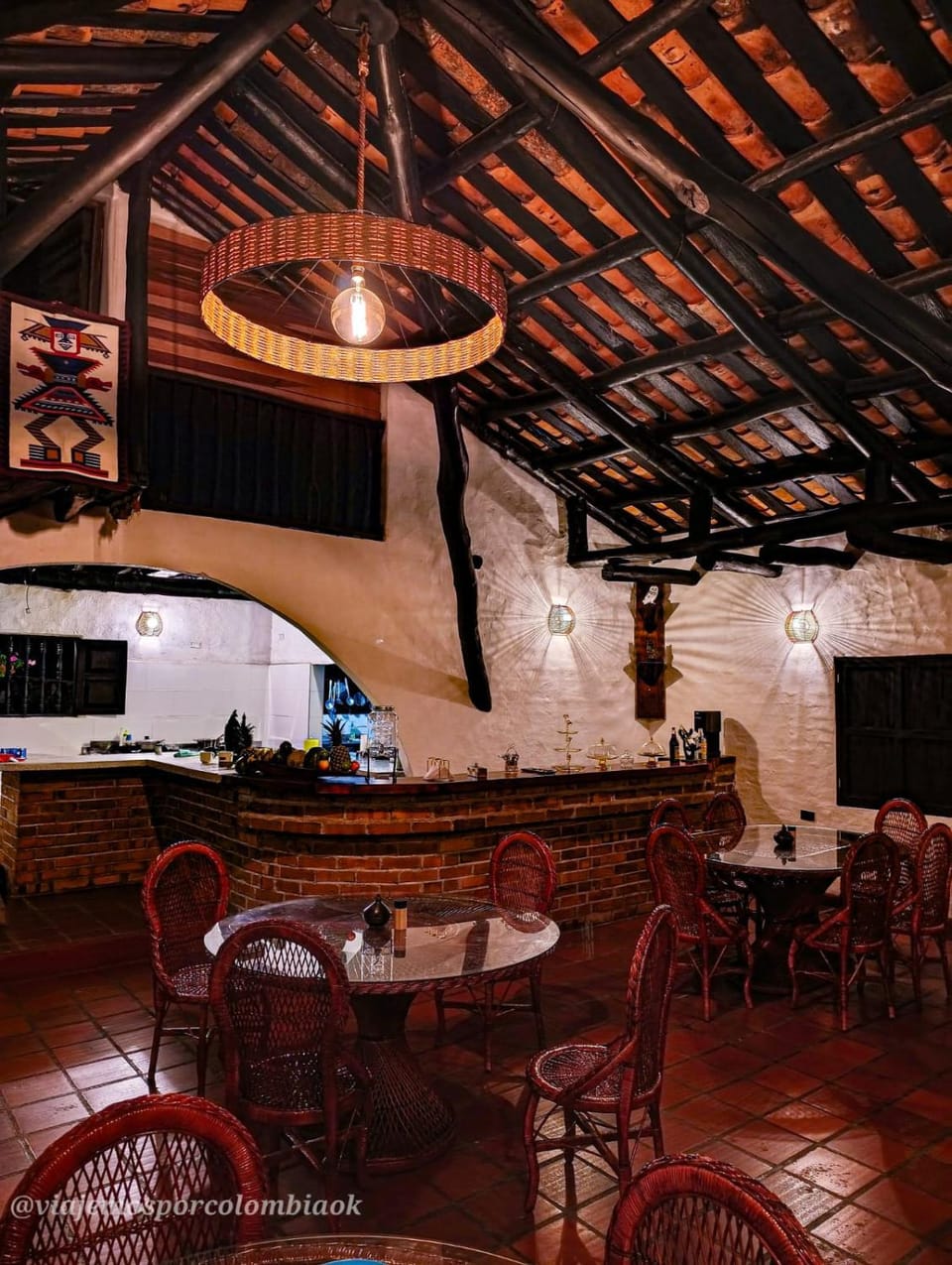 Restaurant/places to eat, Restaurant/places to eat, Lounge or bar