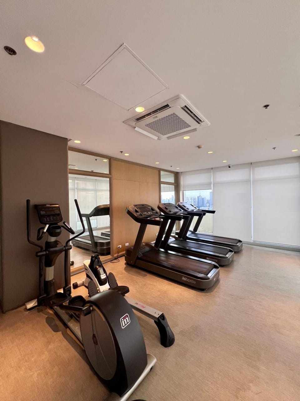 High and Cozy Apartment in Mandaluyong