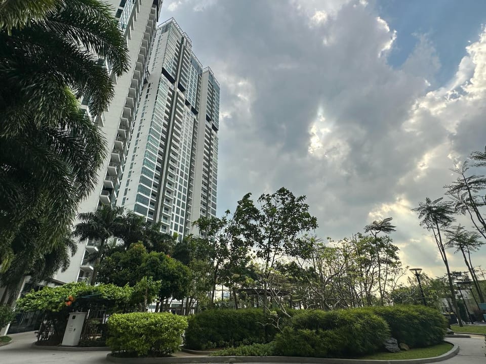 Green haven Studio unit with balcony and WiFi Netflix Apartment in Johor