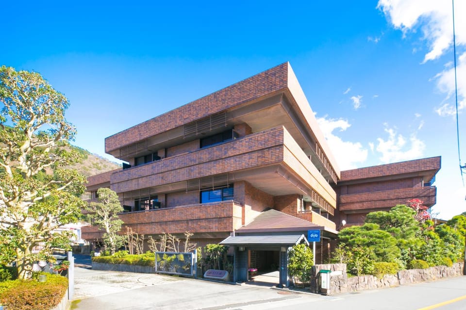 Property building, Day