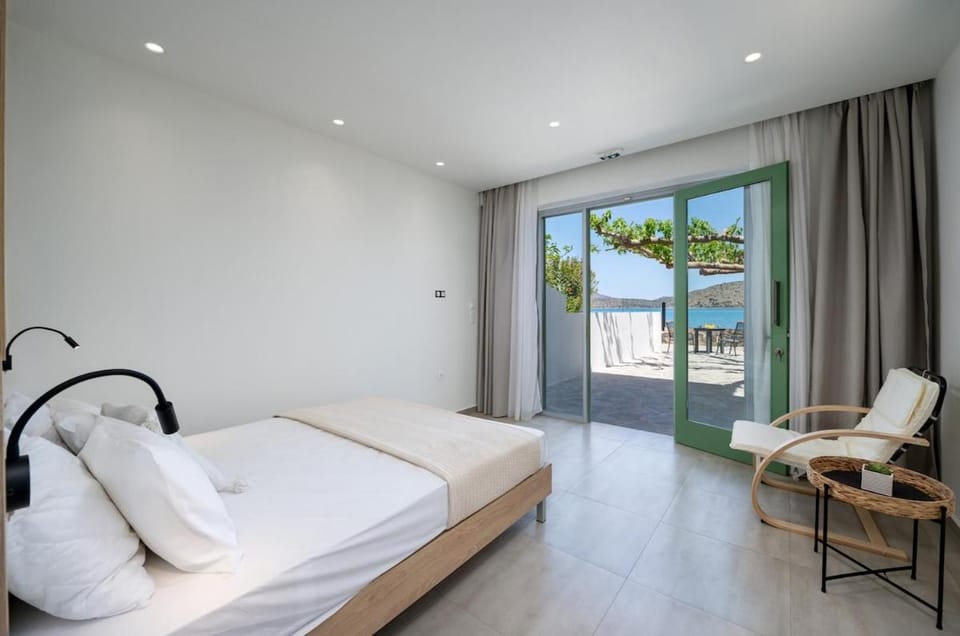 Bed, Natural landscape, View (from property/room), Balcony/Terrace, Photo of the whole room, Bedroom, towels