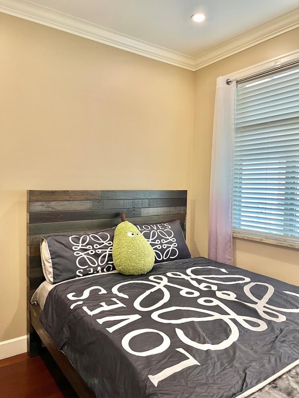 Central & Comfy 1B1B Apartment in Vancouver