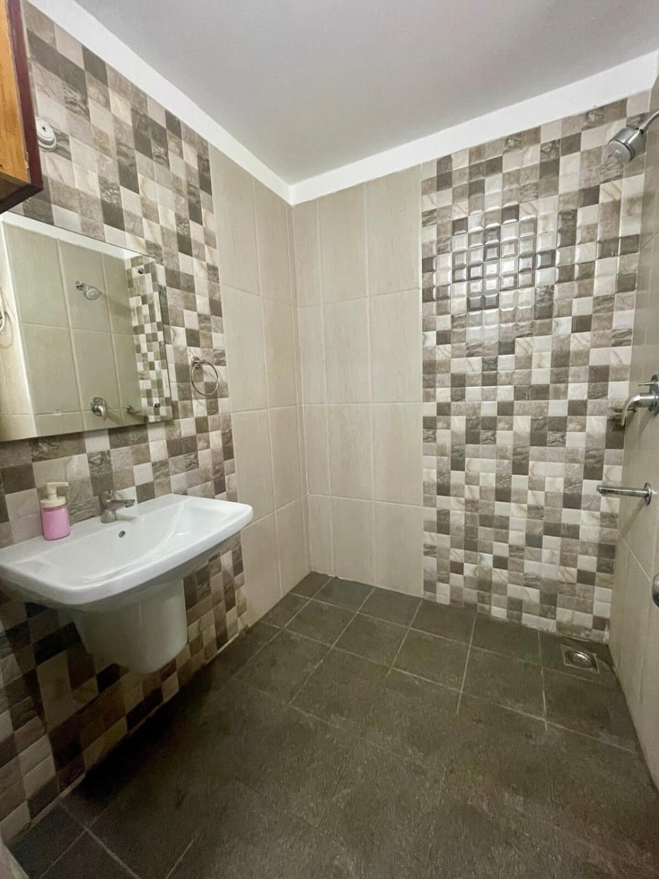 Lovely 3bhk near Gachibowli Apartment in Hyderabad