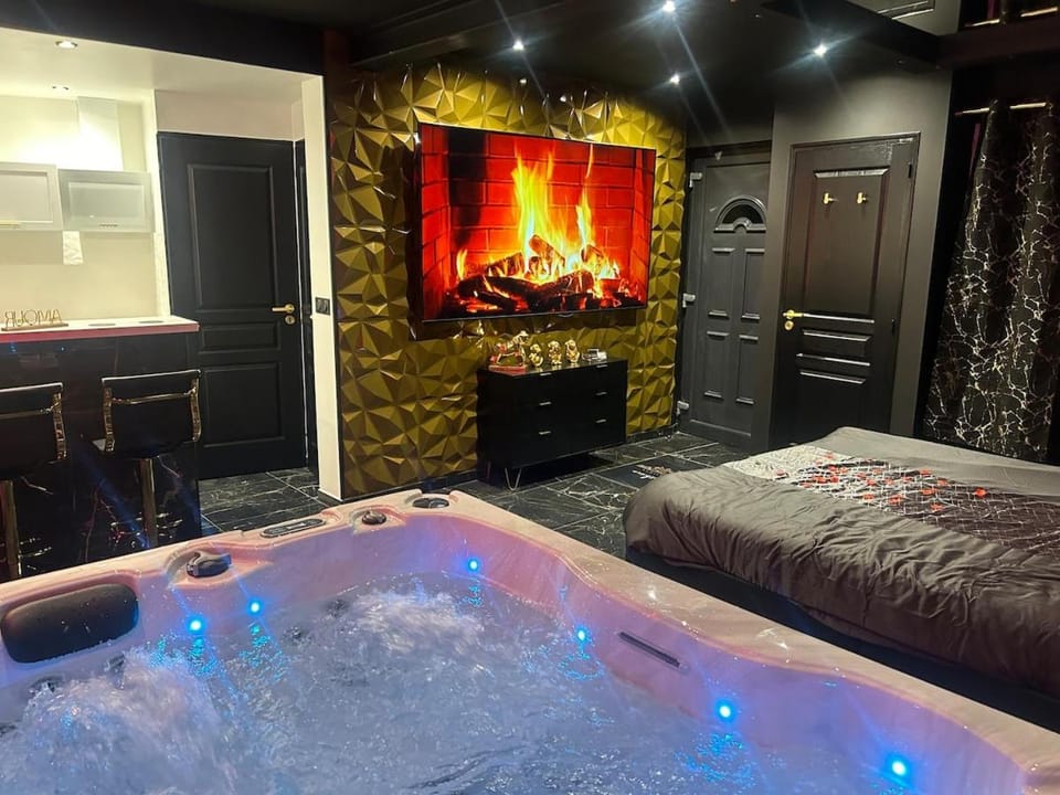 Love Room, La Parenthèse Toulon Villa in Toulon