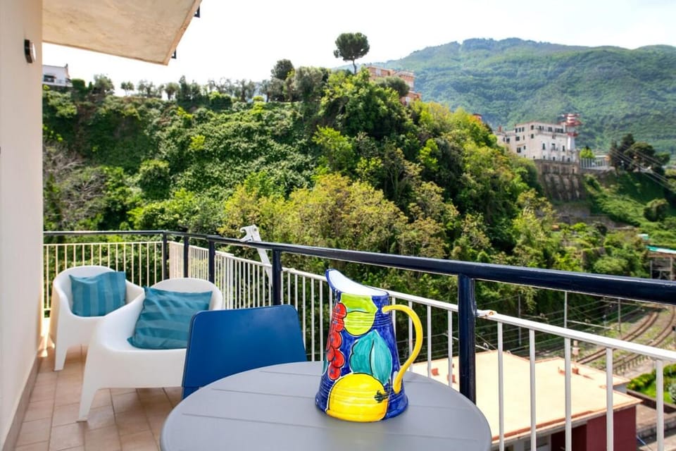 Apartment downtown, near Pompei Sorrento ,the sea Apartment in Naples