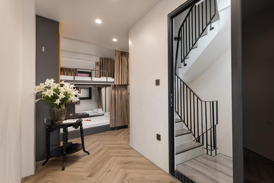 Bedroom, bunk bed