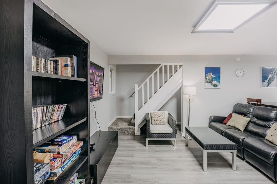 Snowline Cabin 49 - A Newly Remodeled Cabin Perfect for Your Family Retreat Cabin in Glacier