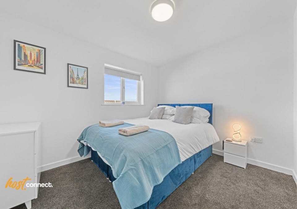 3BR Home in Kilmarnock Sleeps 6 House in Kilmarnock
