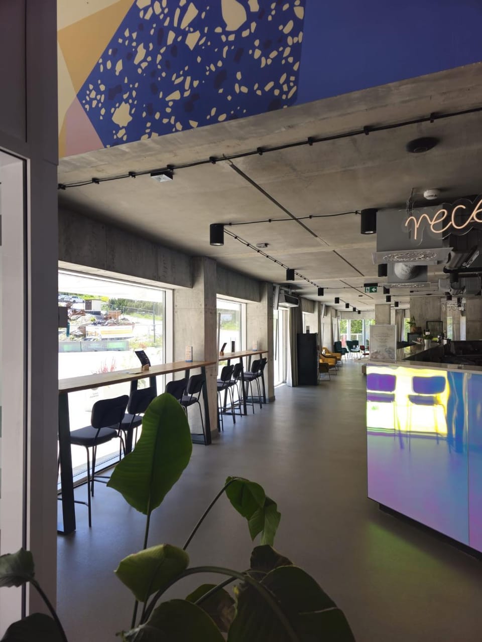 Property building, Day, Summer, Lobby or reception