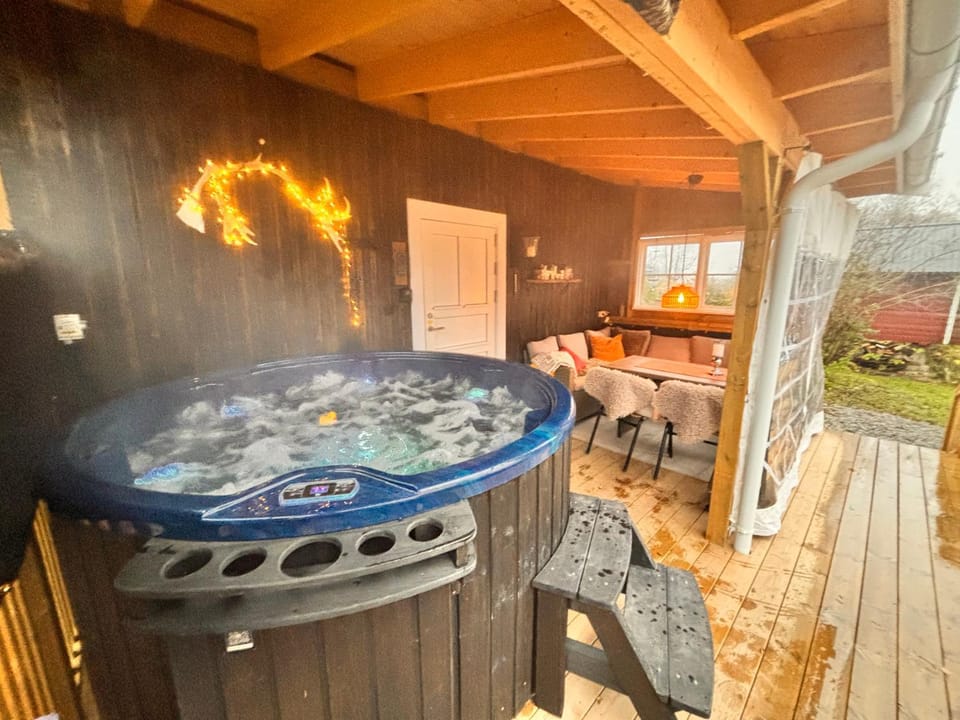 Patio, Hot Tub