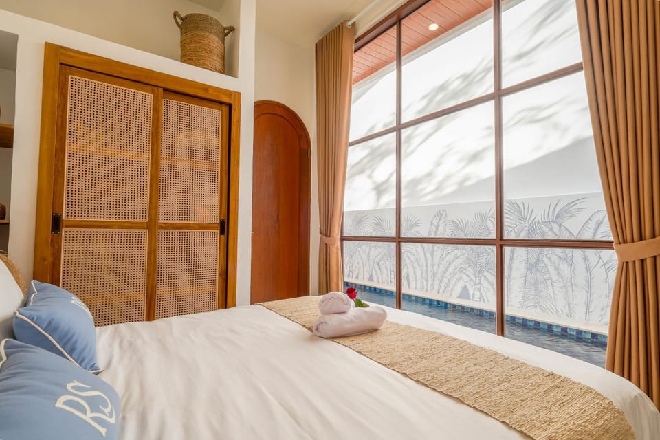 Bedroom, Pool view