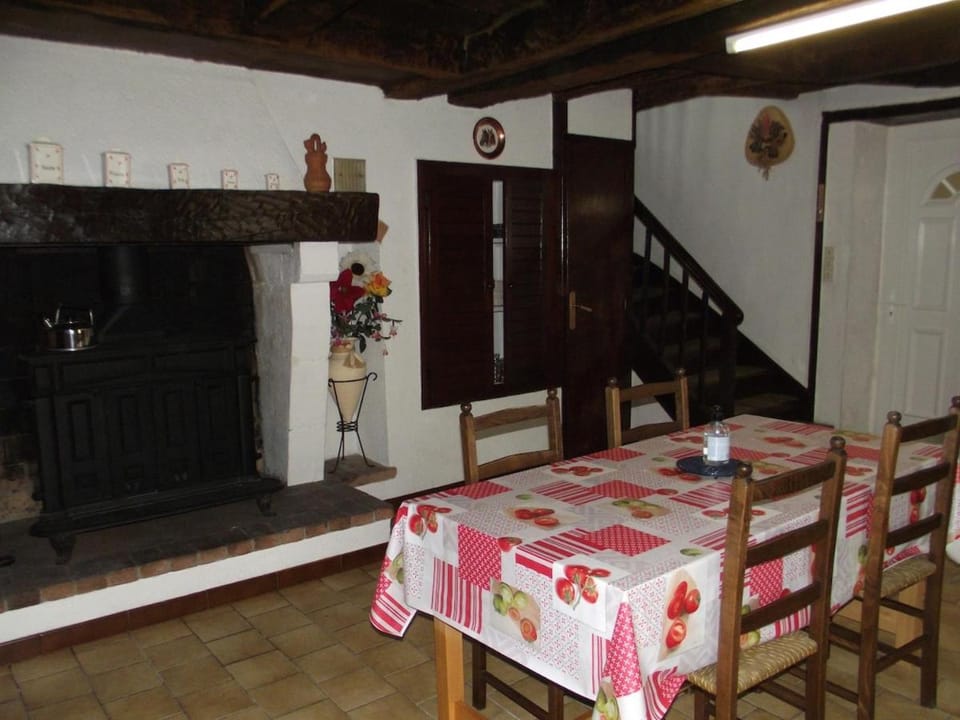 Maison typique dans petit village House in Nouvelle-Aquitaine