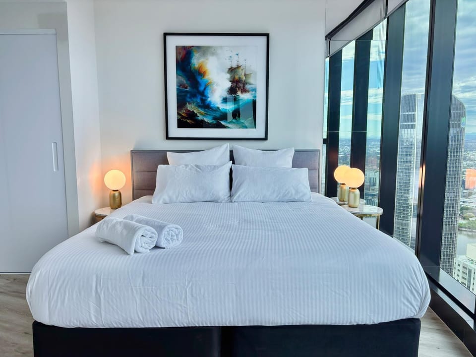 Bed, Bird's eye view, View (from property/room), Bedroom, Mountain view, River view, Street view, Sunrise, Sunset