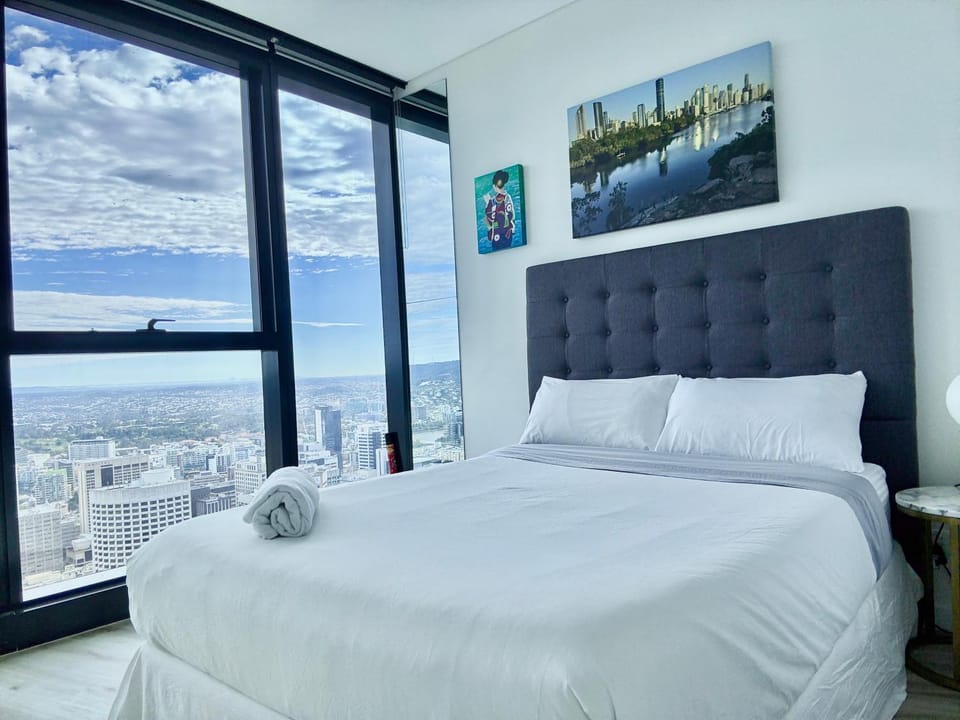 Bed, Bird's eye view, View (from property/room), Bedroom, City view, Mountain view, River view, Street view, Sunrise, Sunset