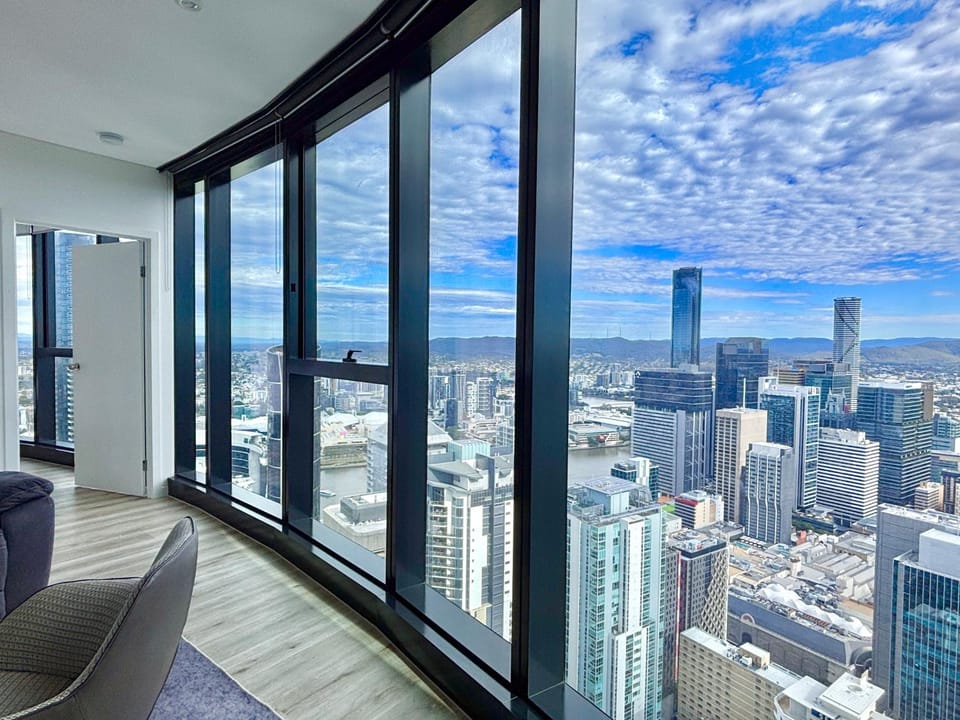 Communal lounge/ TV room, Natural landscape, Bird's eye view, View (from property/room), View (from property/room), Living room, Dining area, City view, City view, Mountain view, Mountain view, River view, River view, Street view, Street view, Sunrise, Sunset