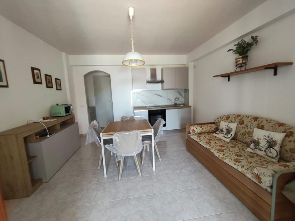 Living room, Seating area, kitchen