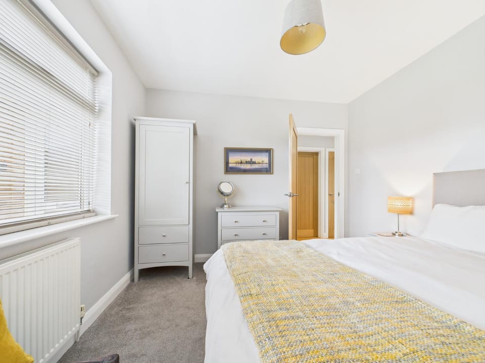 Bed, Bedroom, internet, wardrobe
