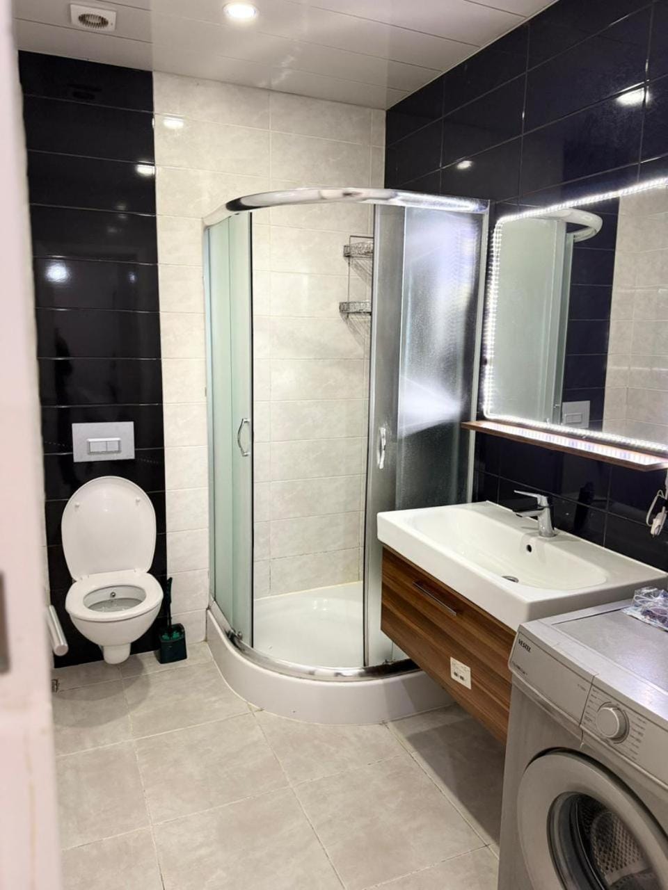 Bathroom, towels