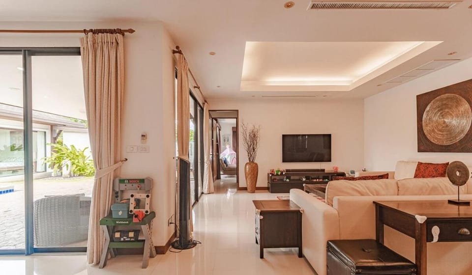 4 BR Jacuzzi Pool Villa with Playground, near Layan, Laguna, Bang Tao beach Villa in Thep Krasatti
