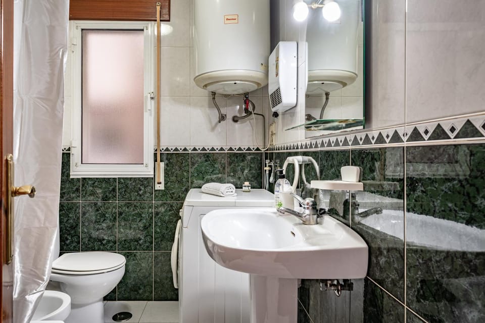 Bathroom, Living room