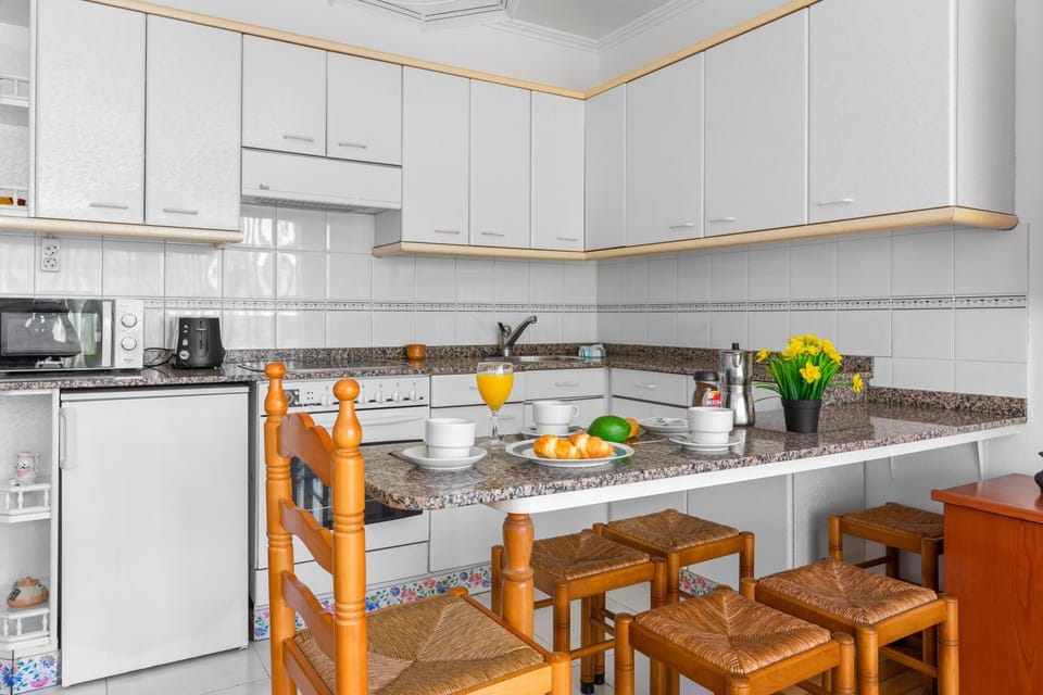 Kitchen or kitchenette, Living room