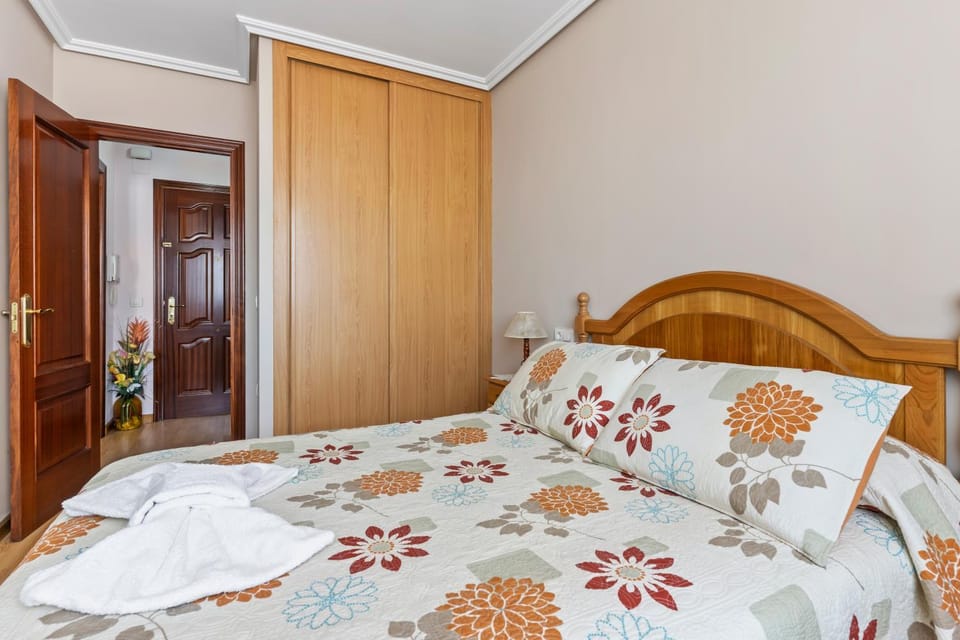 Living room, Bedroom