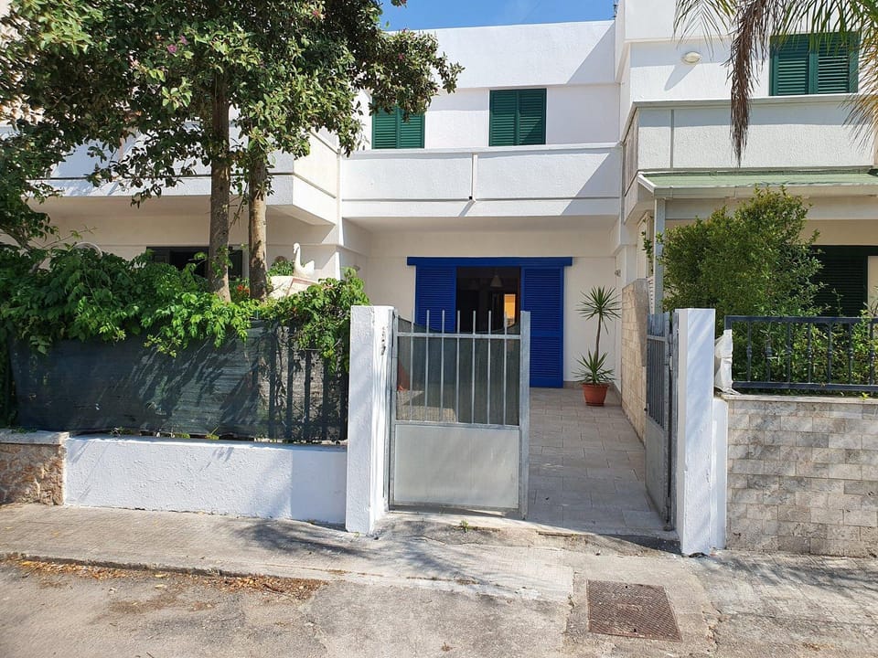 Property building, Day