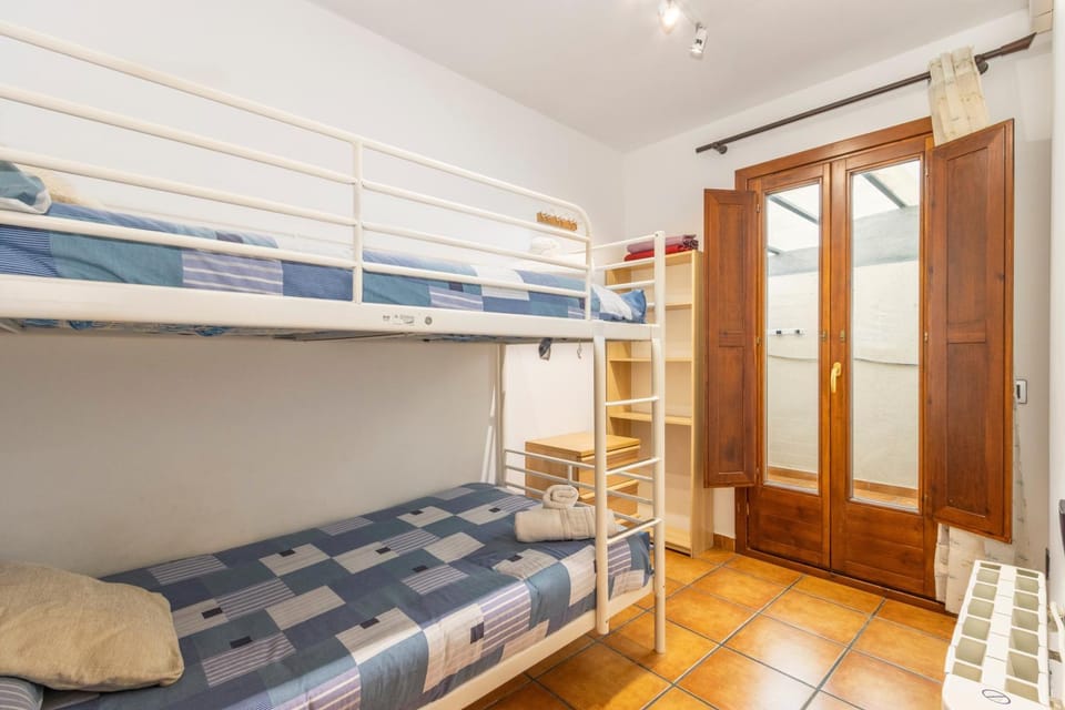 Property building, Living room, Bedroom
