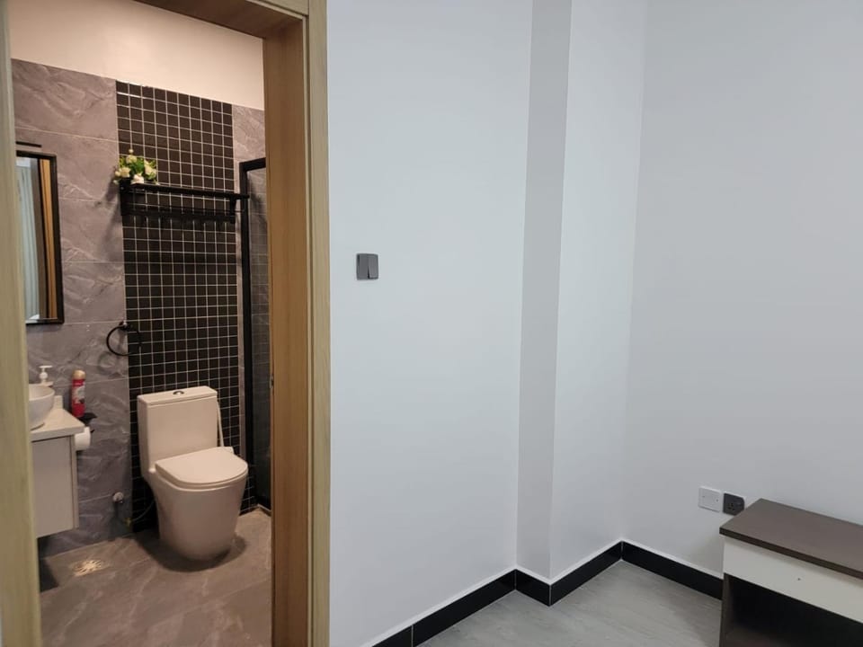 metro living retreat three bedroom apartment with swimming pool, fully equipped gym, ample parking space, and proximity to major shopping malls Apartment in Nairobi