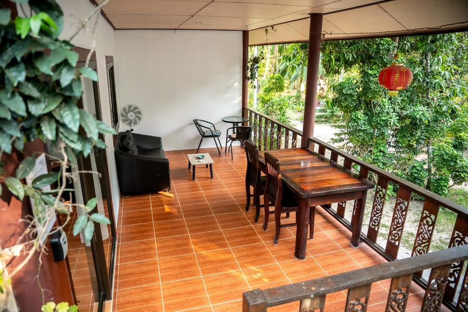 View (from property/room), Balcony/Terrace, Photo of the whole room, Seating area, Dining area