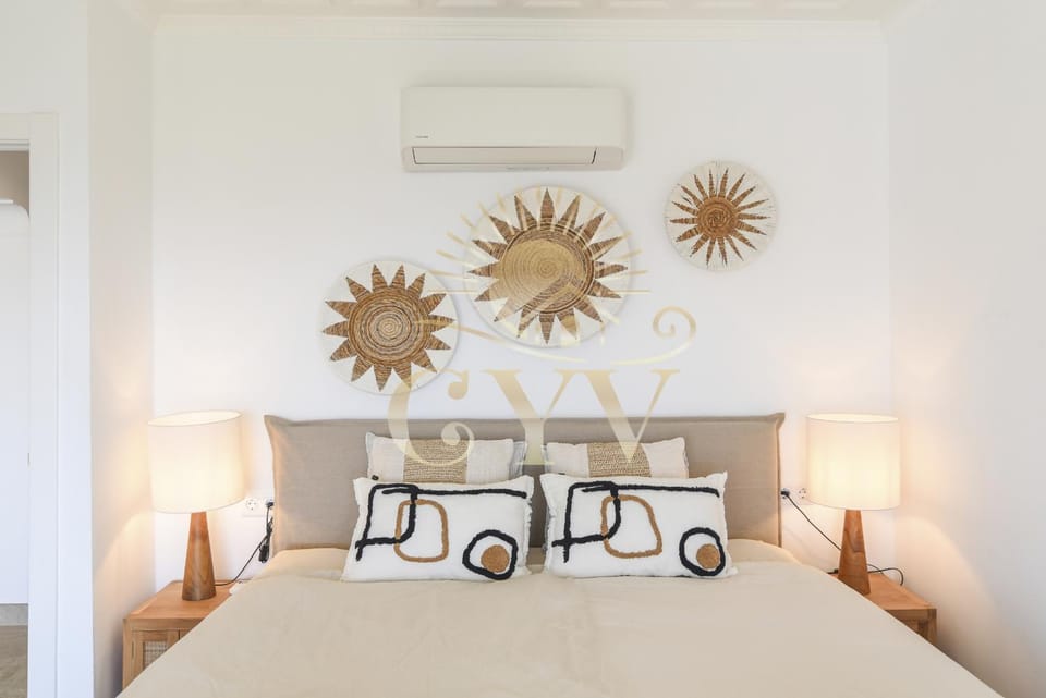 Bed, Bedroom, Family